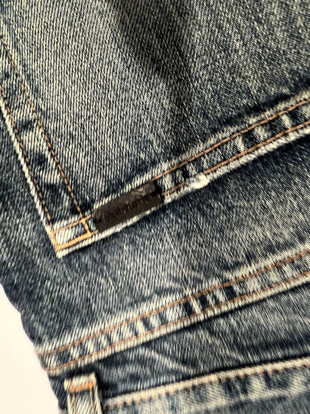 Saint Laurent Paris Saint Laurent men’s classic blue jeans. 26. $890 Size US 26 / EU 42 - 2 Thumbnail