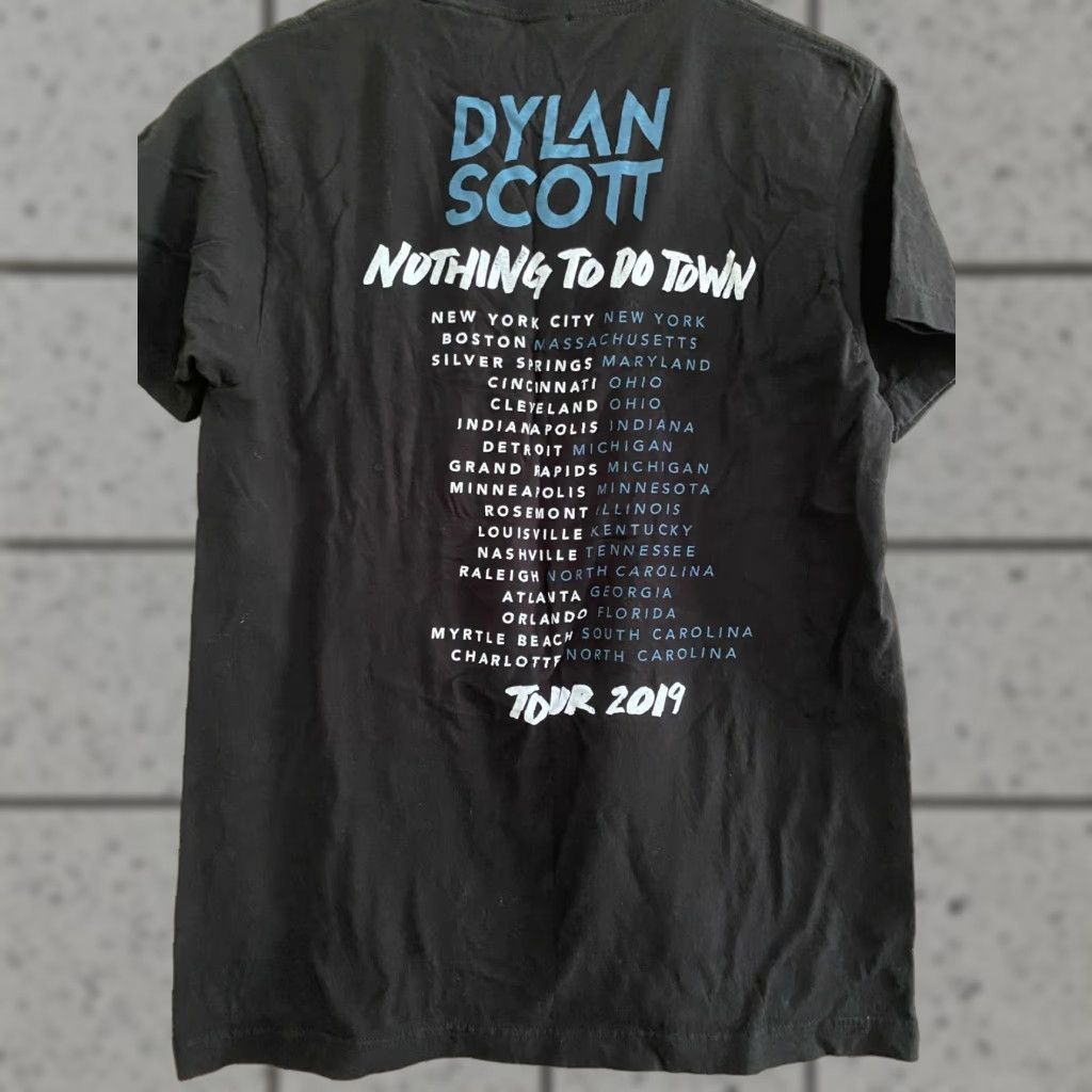 Tultex VINTAGE Dylan Scott Mens Med Tultex T Shirt EUC Nothing to do town 2019 tour Mens T-Shirt Black Short Sleeve Size US M / EU 48-50 / 2 - 1 Thumbnail