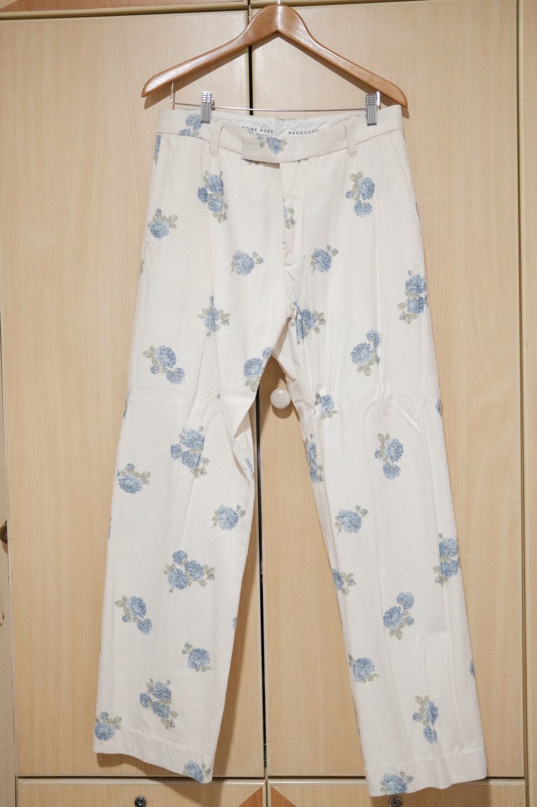 Martine Rose Martine Rose White and blue floral pants Size US 30 / EU 46 - 1 Thumbnail