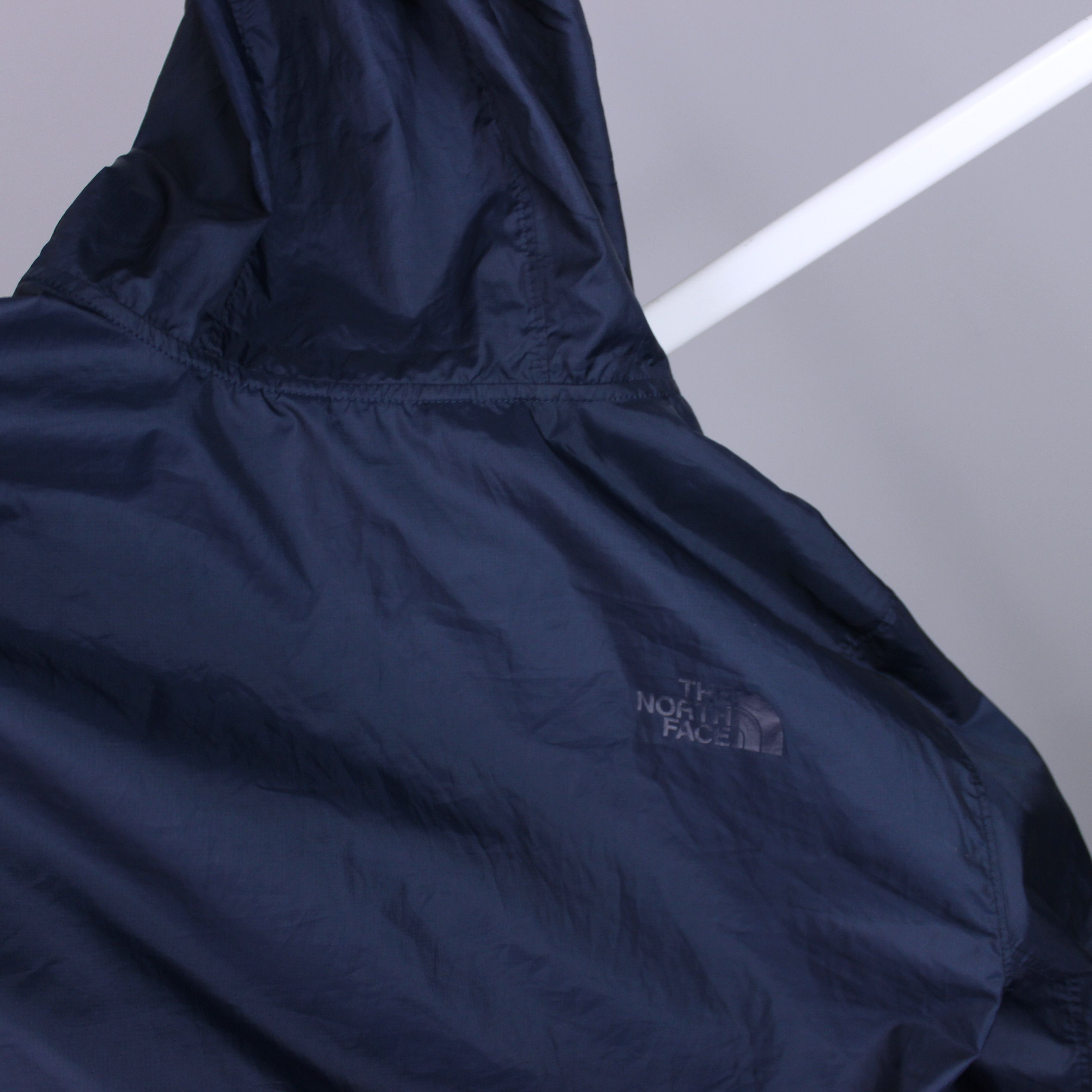 The North Face TNF The North Face light jacket big logo centr L Size US L / EU 52-54 / 3 - 4 Thumbnail