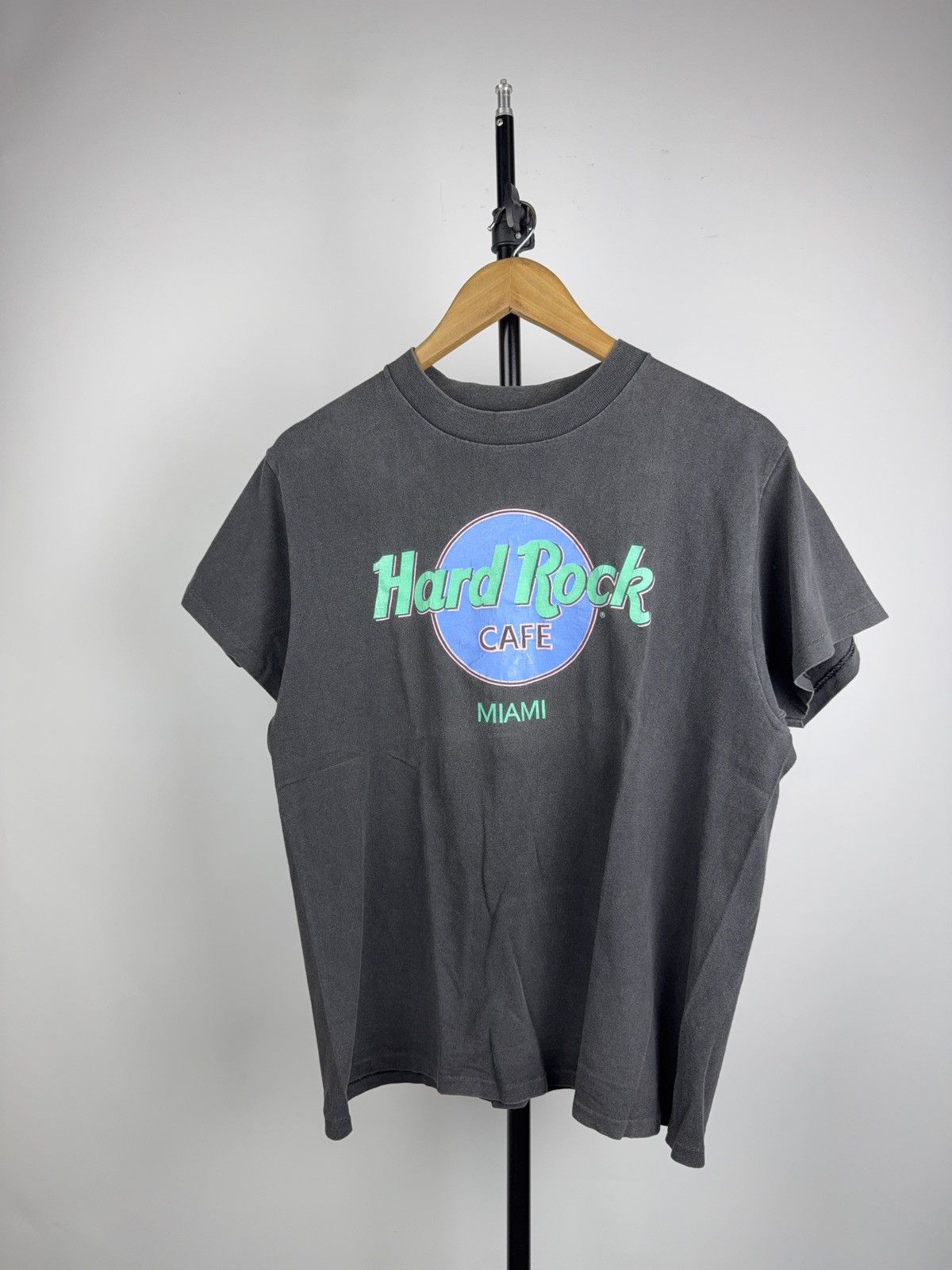 Hard Rock Cafe 90s Retro Hard Rock Cafe Miami Faded T-Shirt Vintage USA Tee Size US M / EU 48-50 / 2 - 1 Thumbnail