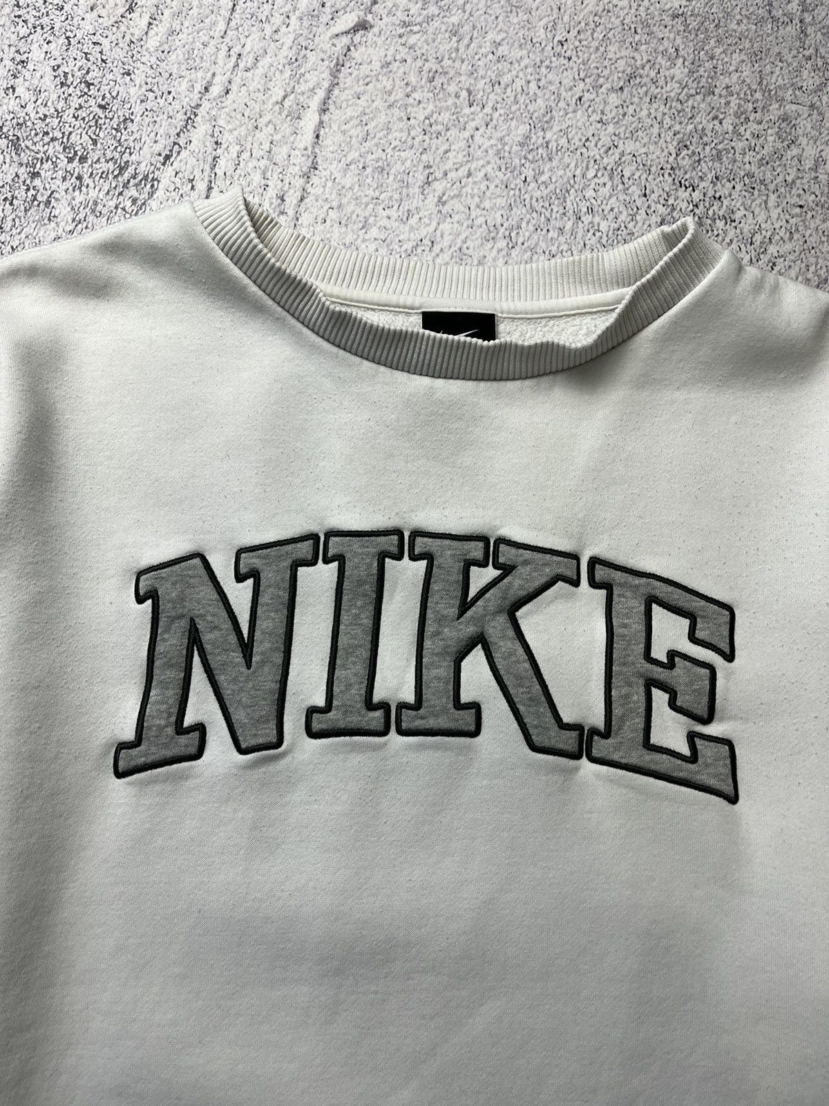 Nike Vintage Nike Big Logo Sweatshirt Y2K Streetwear Size US L / EU 52-54 / 3 - 10 Thumbnail