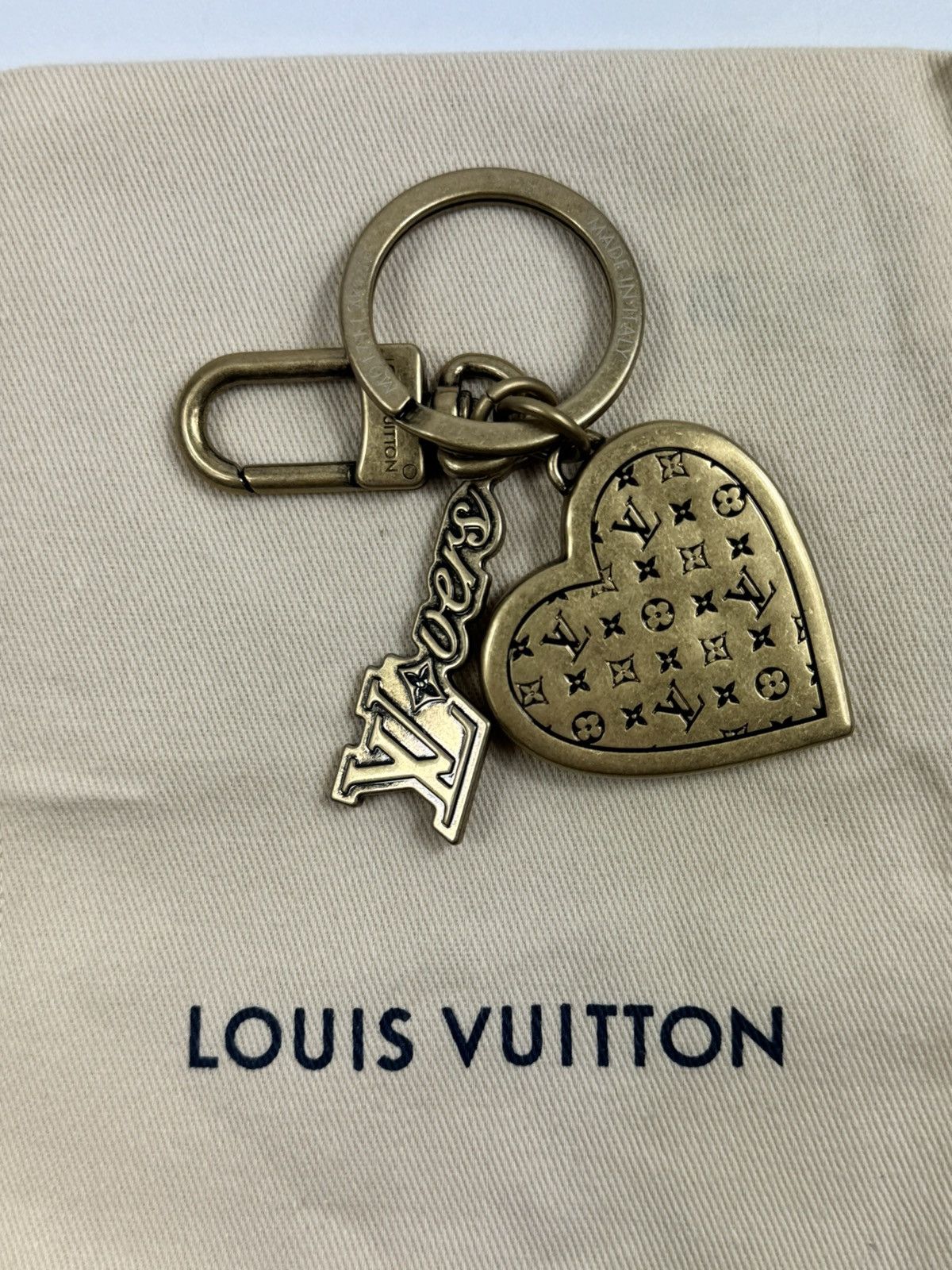 LV LOVERS HEART BAG CHARM KEY HOLDER