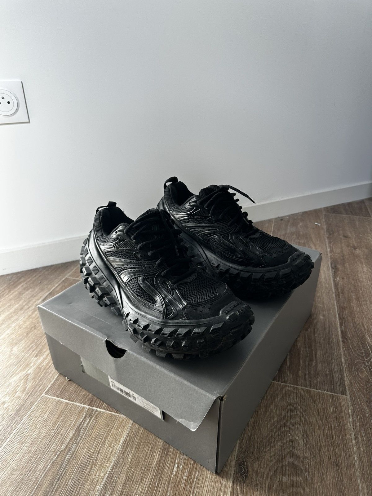 Balenciaga Balenciaga defender sneaker Size US 11 / EU 44 - 2 Thumbnail