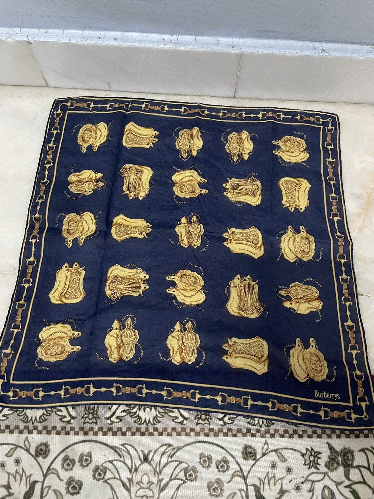 Burberry × Celine BURBERRYS HANDKERCHIEF Size ONE SIZE - 3 Thumbnail