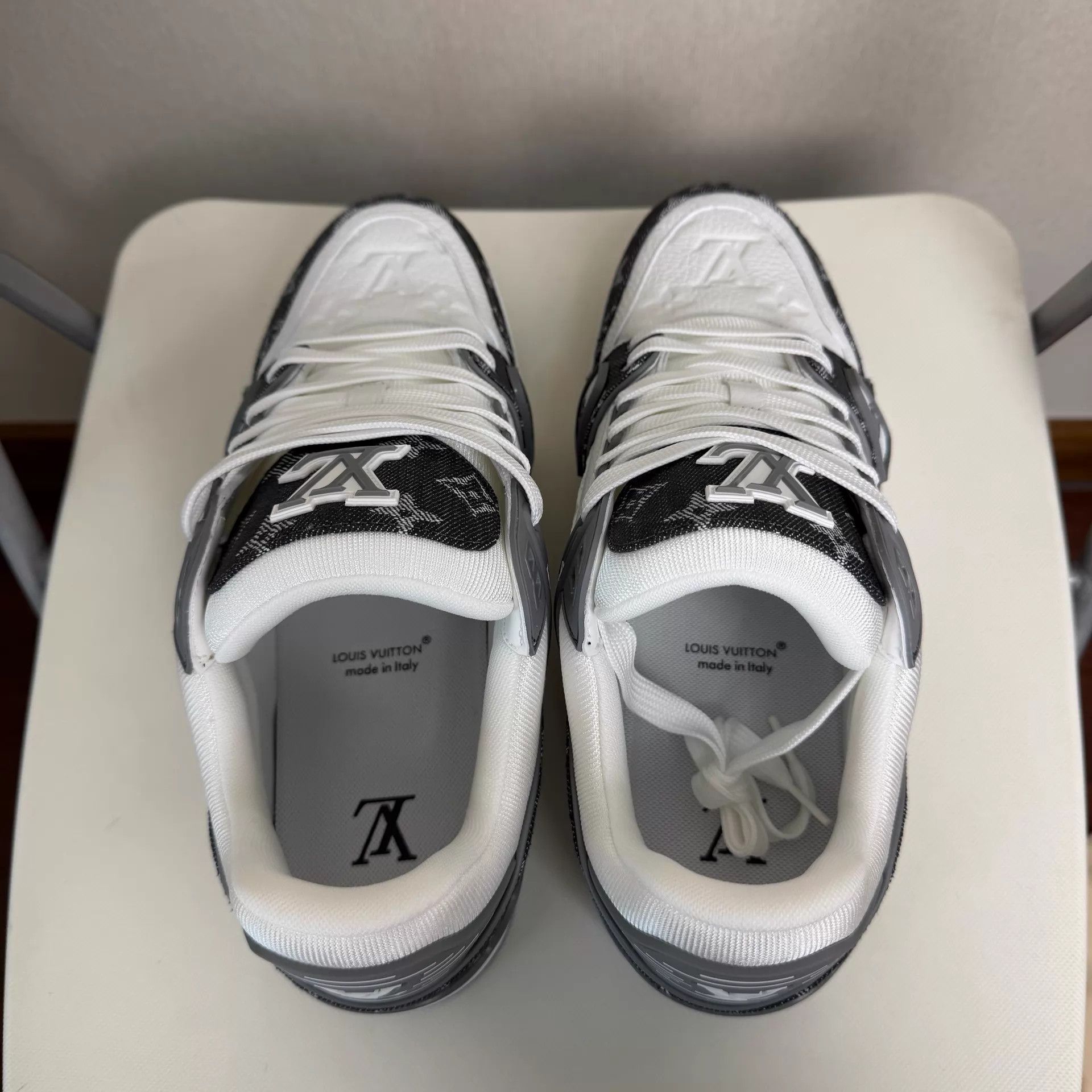 Louis Vuitton LOUIS VUITTON Trainer Low-Top Unisex White-Gray 42.5 Size US 9.5 / EU 42-43 - 4 Thumbnail
