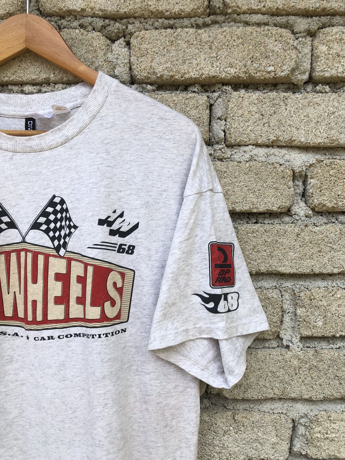 Vintage Divided X Hotwhells 1968 Loop Ahead Racing Tour Tee Size US L / EU 52-54 / 3 - 16 Thumbnail