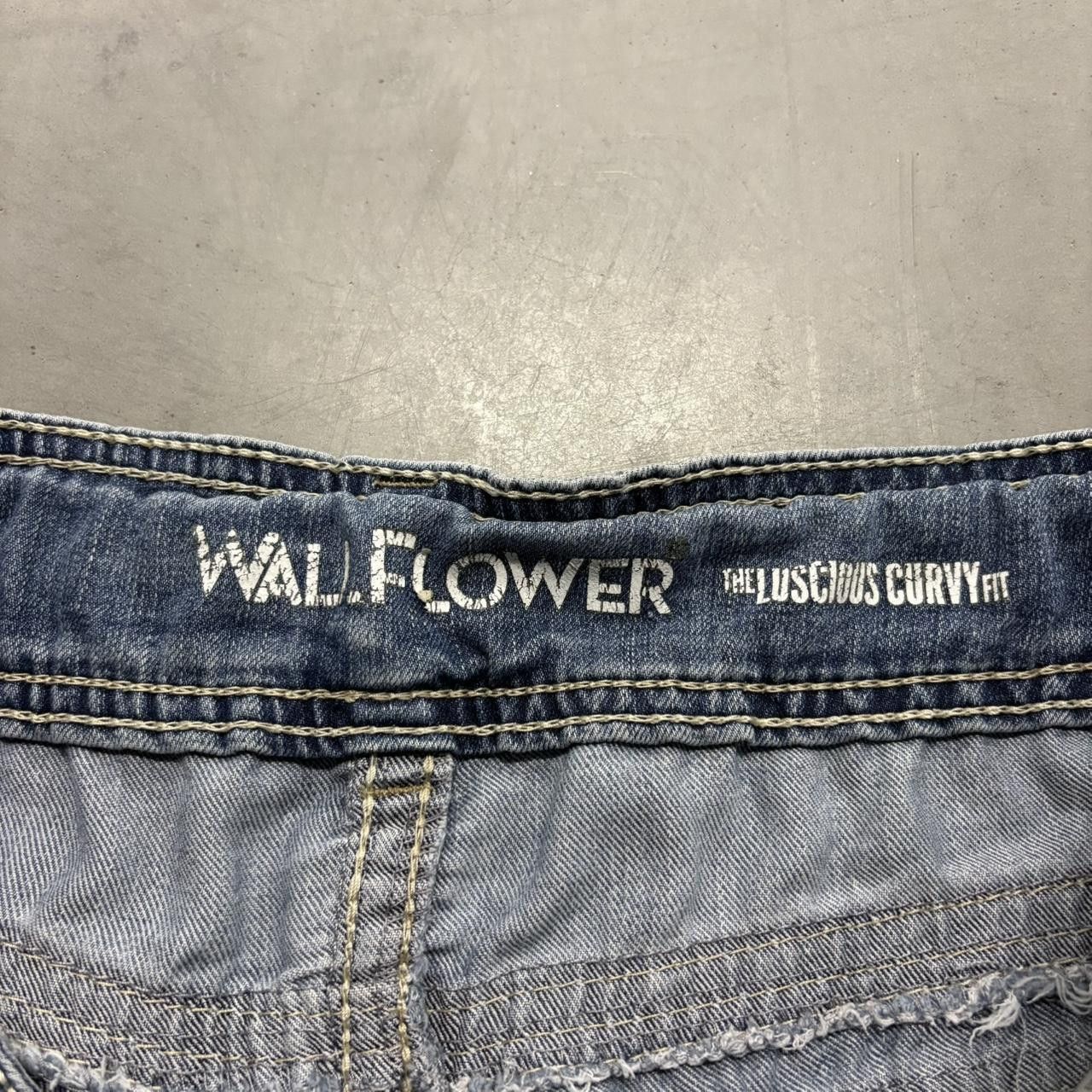 Vintage Crazy Vintage Y2K/2000s Baggy WallFlower Low rise Wideleg Dark Blue Wash Denim Jeans! Size US 32 / EU 48 - 6 Thumbnail