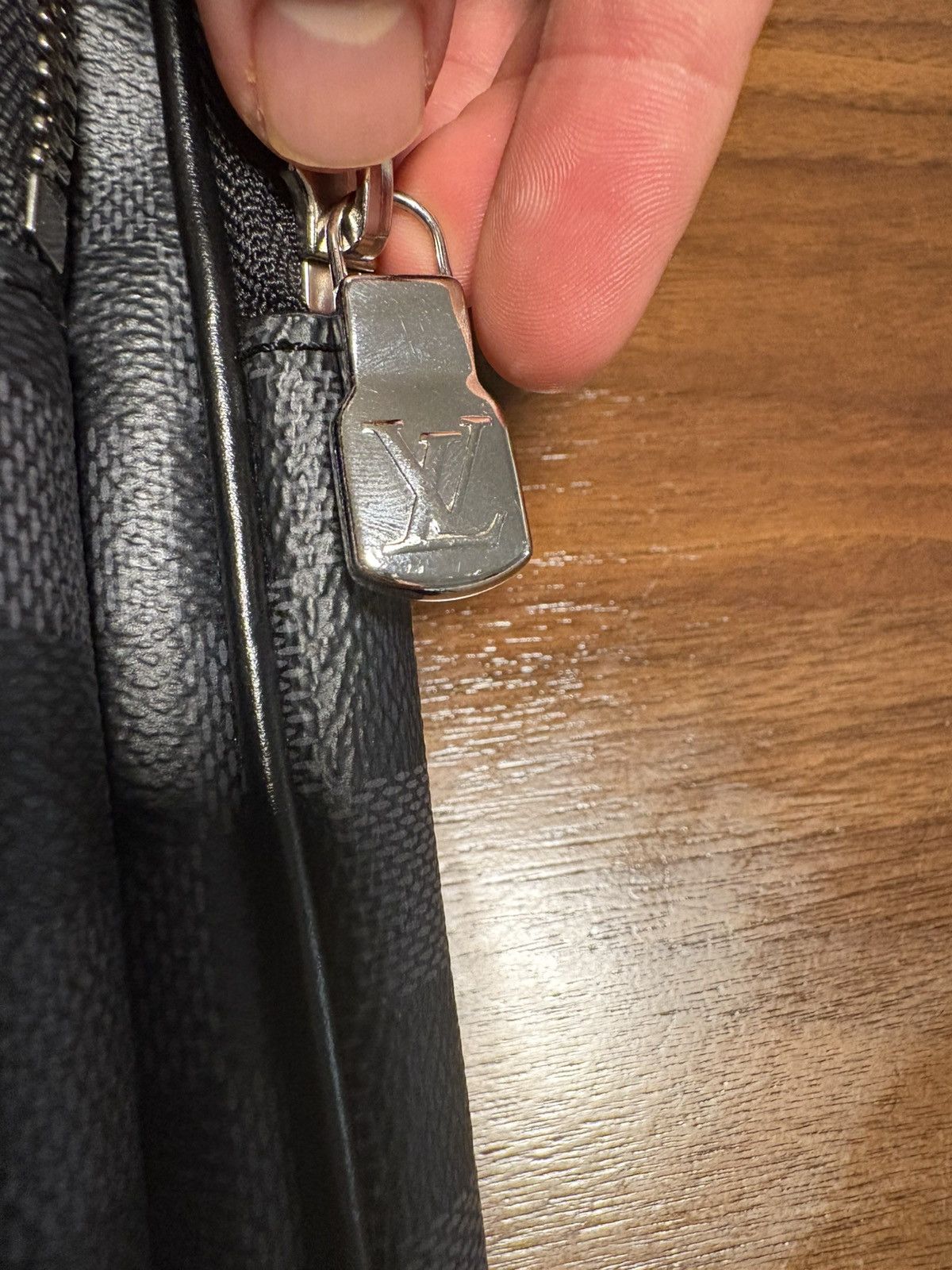 Louis Vuitton Louis Vuitton Avenue Sling Bag Size ONE SIZE - 3 Thumbnail