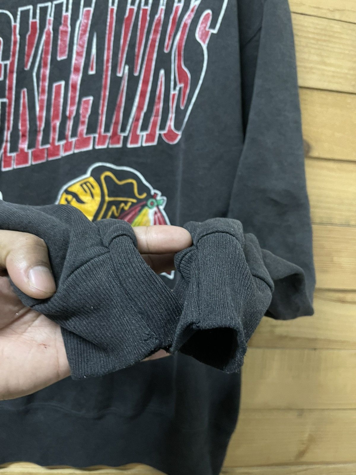 Vintage Vintage 90s NFL chicago blackhawks sweatshirt Size US L / EU 52-54 / 3 - 5 Thumbnail