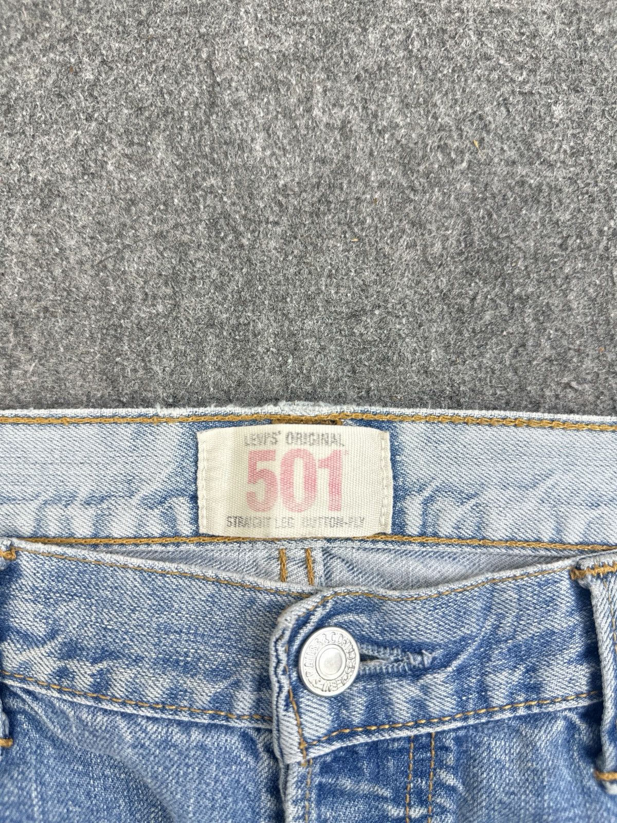 Levi's Vintage Levis 501 Faded Blue Jeans SA0001 Size US 37 - 9 Thumbnail