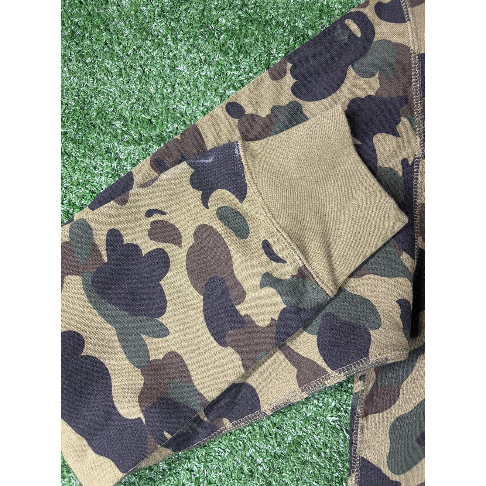 Bape Bape 1st Camo Green Crewneck Sweater Size XL Size US XL / EU 56 / 4 - 7 Thumbnail