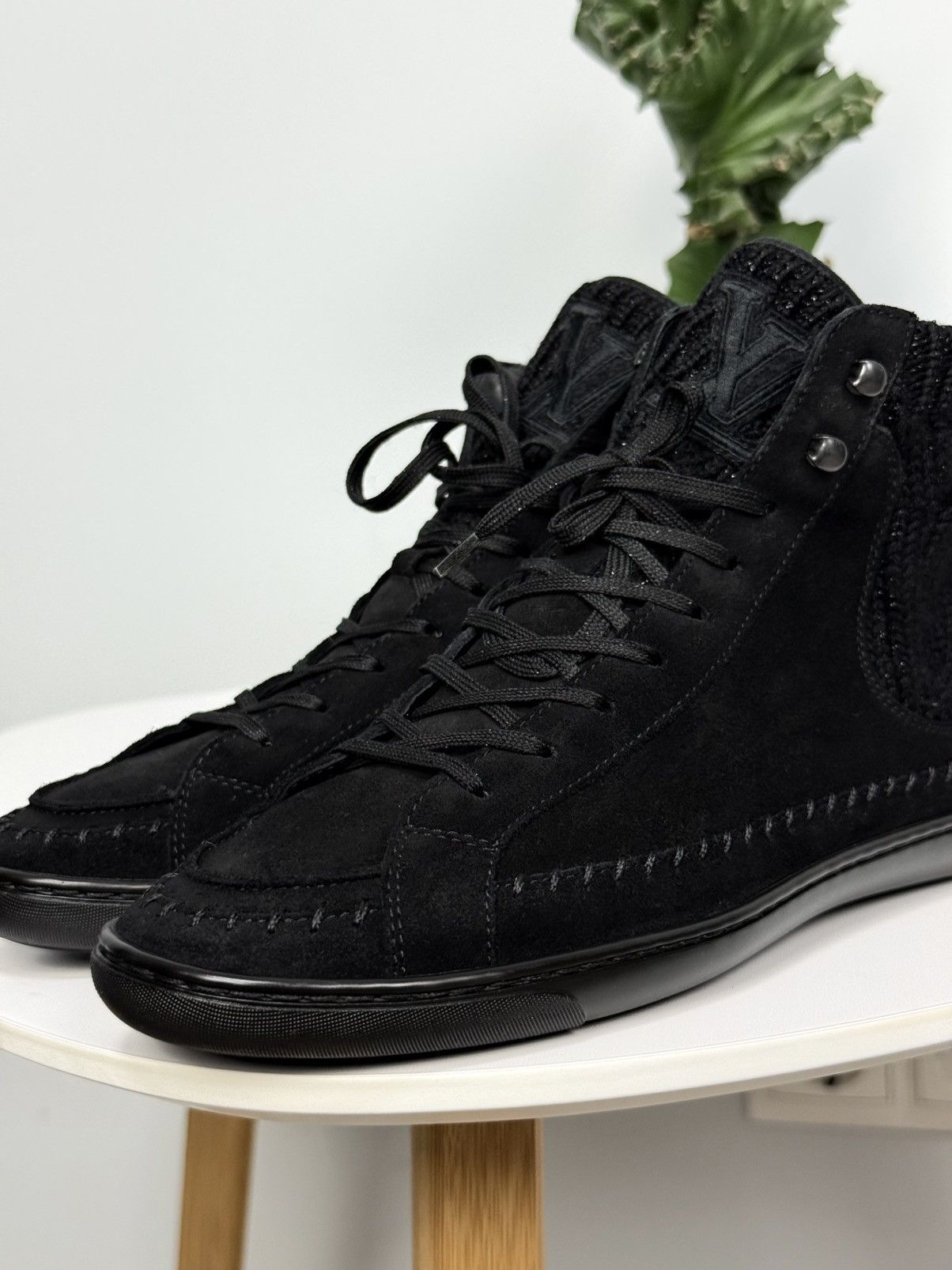 Louis Vuitton Louis Vuitton LV Monogram Logo Suede High Top Sneakers Shoes Size US 7 / IT 37 - 6 Thumbnail