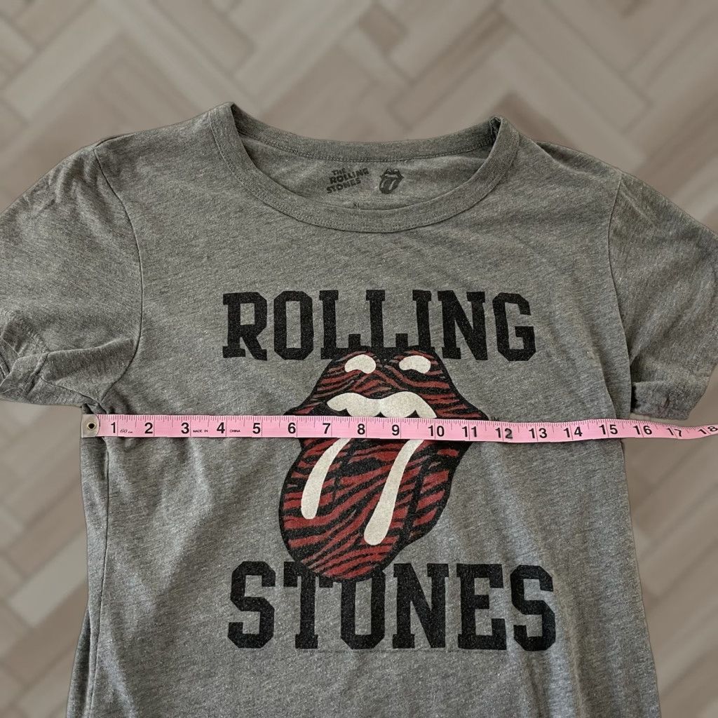 Vintage The Rolling Stones T-Shirt Short Sleeve Gray Women XL Shirt Size XL / US 12-14 / IT 48-50 - 1 Thumbnail