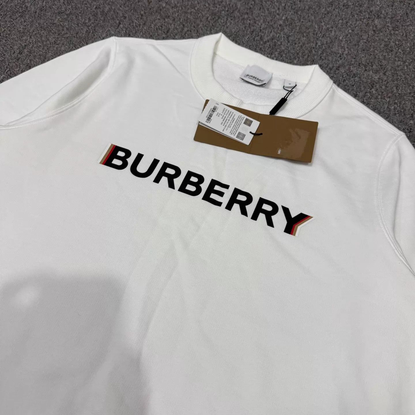 Burberry Burberry White Logo Print Crewneck LS Sweatshirt M NWT Size M / US 6-8 / IT 42-44 - 3 Thumbnail