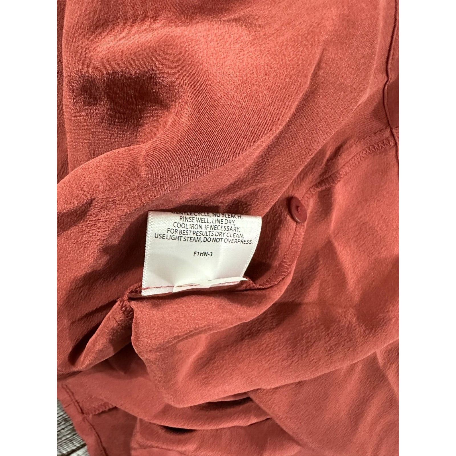 Eileen Fisher Eileen FISHER Silk Roll Tab Sleeve top blouse Dusty Red sz M Size M / US 6-8 / IT 42-44 - 5 Thumbnail