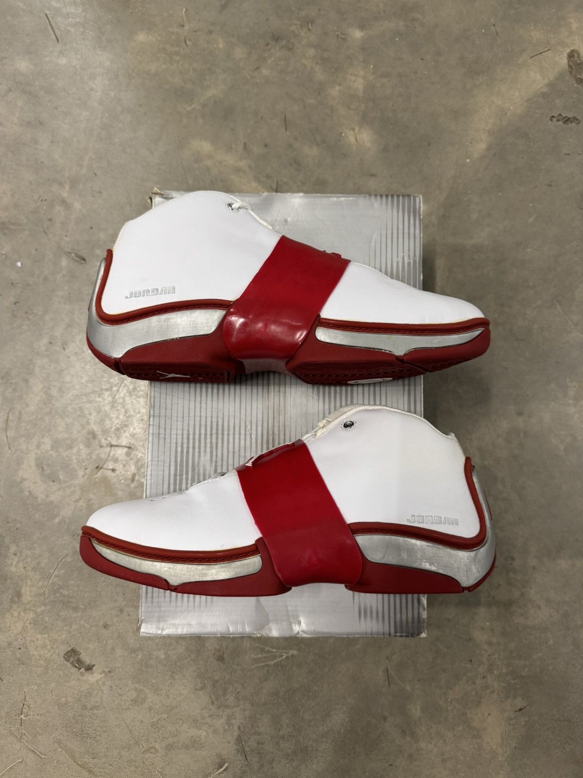 Jordan Brand Jordan Jumpman Team FBI White Varsity Red Size 11 Size US 11 / EU 44 - 2 Thumbnail