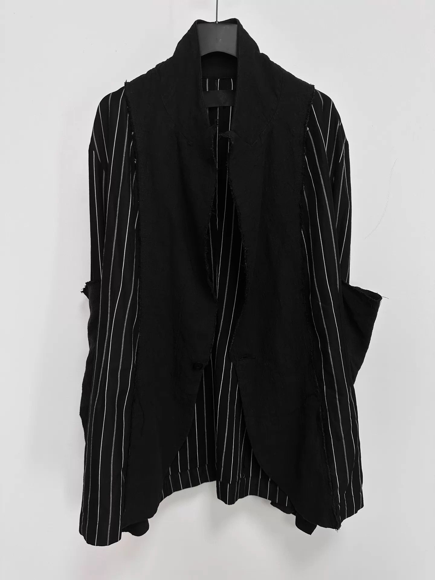 Marc Le Bihan Marc Le Bihan 18AW Linen Decon Jkt B&W Horn Buttons Size US L / EU 52-54 / 3 - 2 Thumbnail