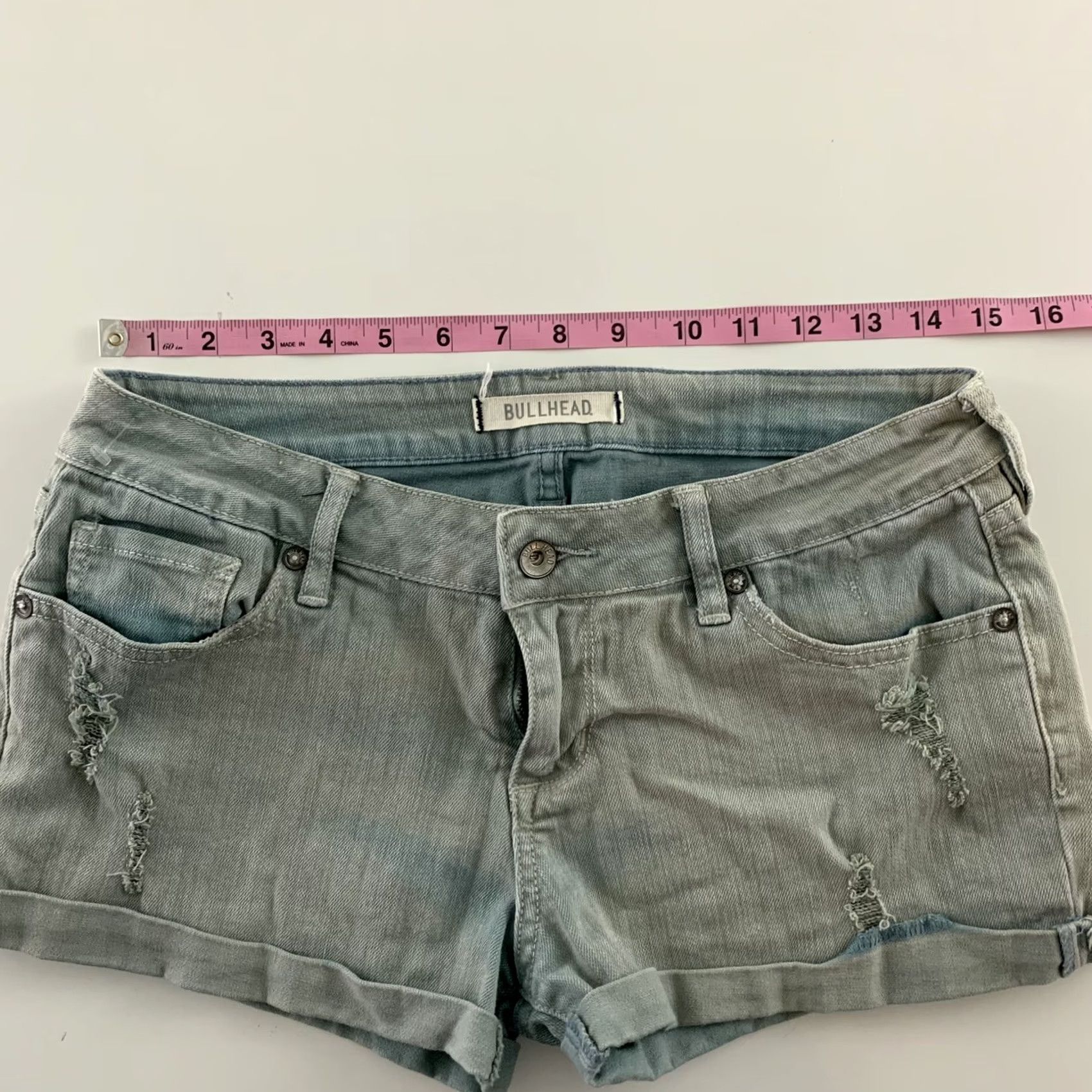 Vintage Bullhead Distressed Denim Light Wash Blue Shorts Women's 7 Cotton Spandex Blend Denim Shorts Bullhead Women 7 Blue XS? Size 28" / US 6 / IT 42 - 4 Thumbnail