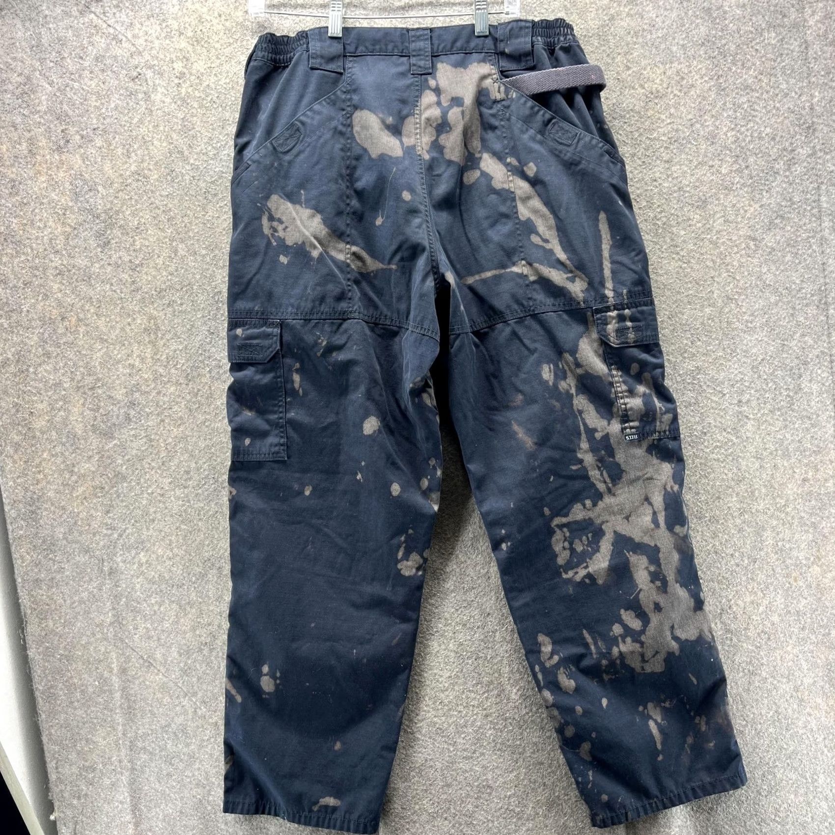 Vintage 5.11 Tactical Pants Mens 36x30 Black Cargo Ripstop Workwear Bleach Stained Mens 5.11 Cargo Pants Black Ripstop Workwear Bleach Stained Size US 36 / EU 52 - 2 Thumbnail