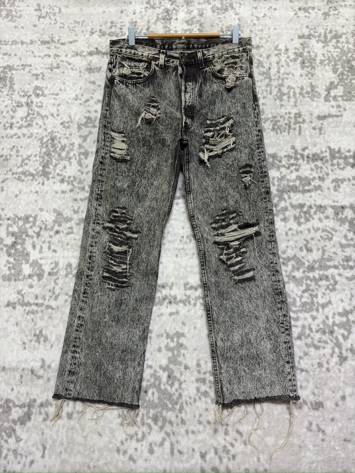 Levi's Vintage Clothing Vintage Levi’s 501 Grey Acid Wash Distressed Jeans Raw Hem Size US 31 - 1 Thumbnail