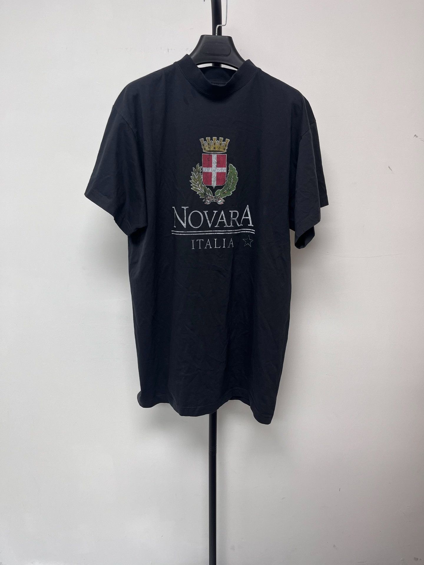 Balenciaga Balenciaga Men's Oversized Letter Print T-shirt Size US S / EU 44-46 / 1 - 1 Thumbnail