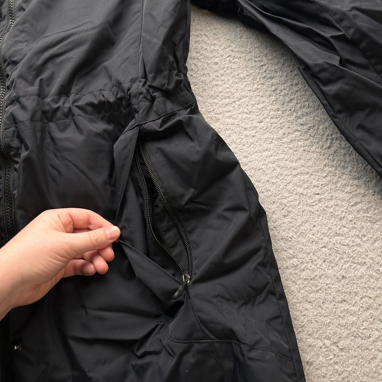 L.L. Bean LL Bean Winter Warmer Coat Medium Black Hooded Jacket Fleece Size M / US 6-8 / IT 42-44 - 11 Thumbnail