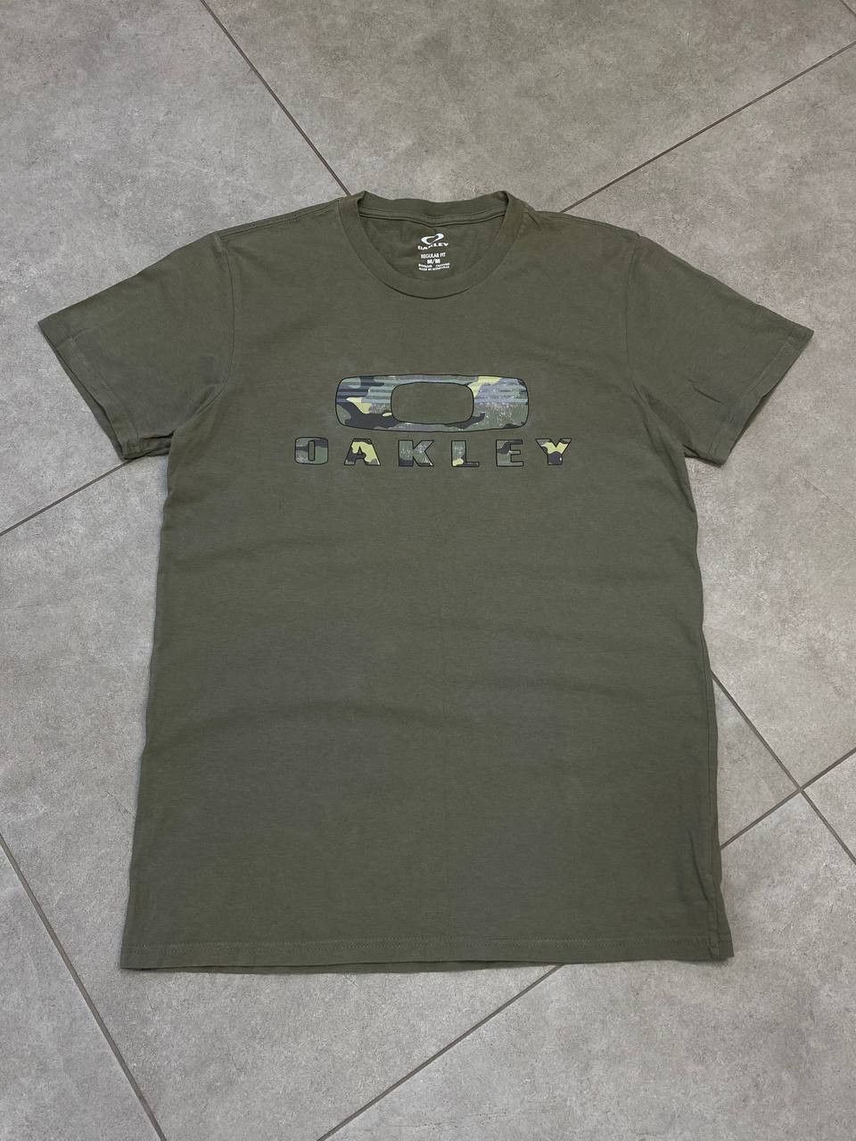 Oakley Oakley Big Camo Logo Regular Fit T-Shirt Size US M / EU 48-50 / 2 - 1 Thumbnail