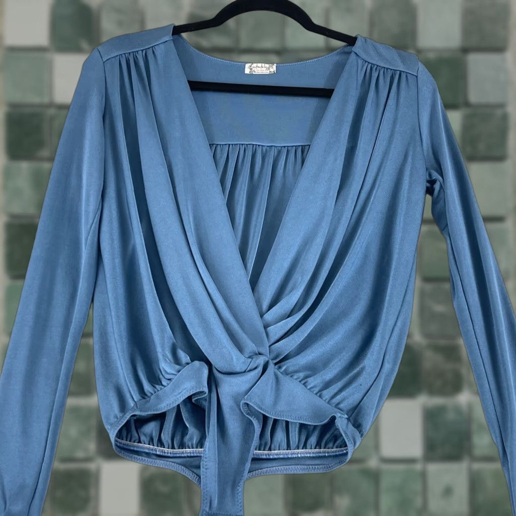 Free People Free People Bodysuit Shirt Women Small Blue Long Sleeve Deep V-Neck Pre-Owned Regular Fit Size S / US 4 / IT 40 - 1 Thumbnail