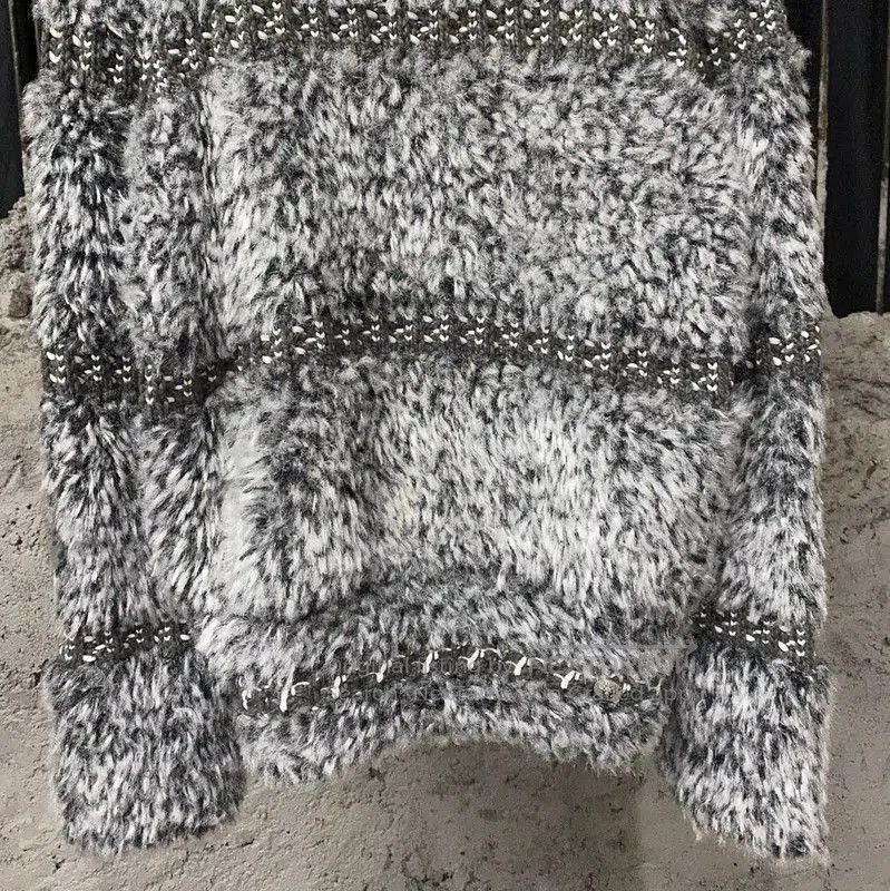 Chanel Chanel Color-blocked Long Sleeve Sweater . Size XXS / US 00 / IT 34 - 4 Thumbnail