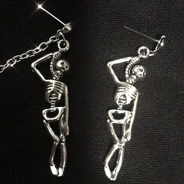 Other Skull Skeleton Pendant Dangle Earrings Size ONE SIZE - 4 Thumbnail