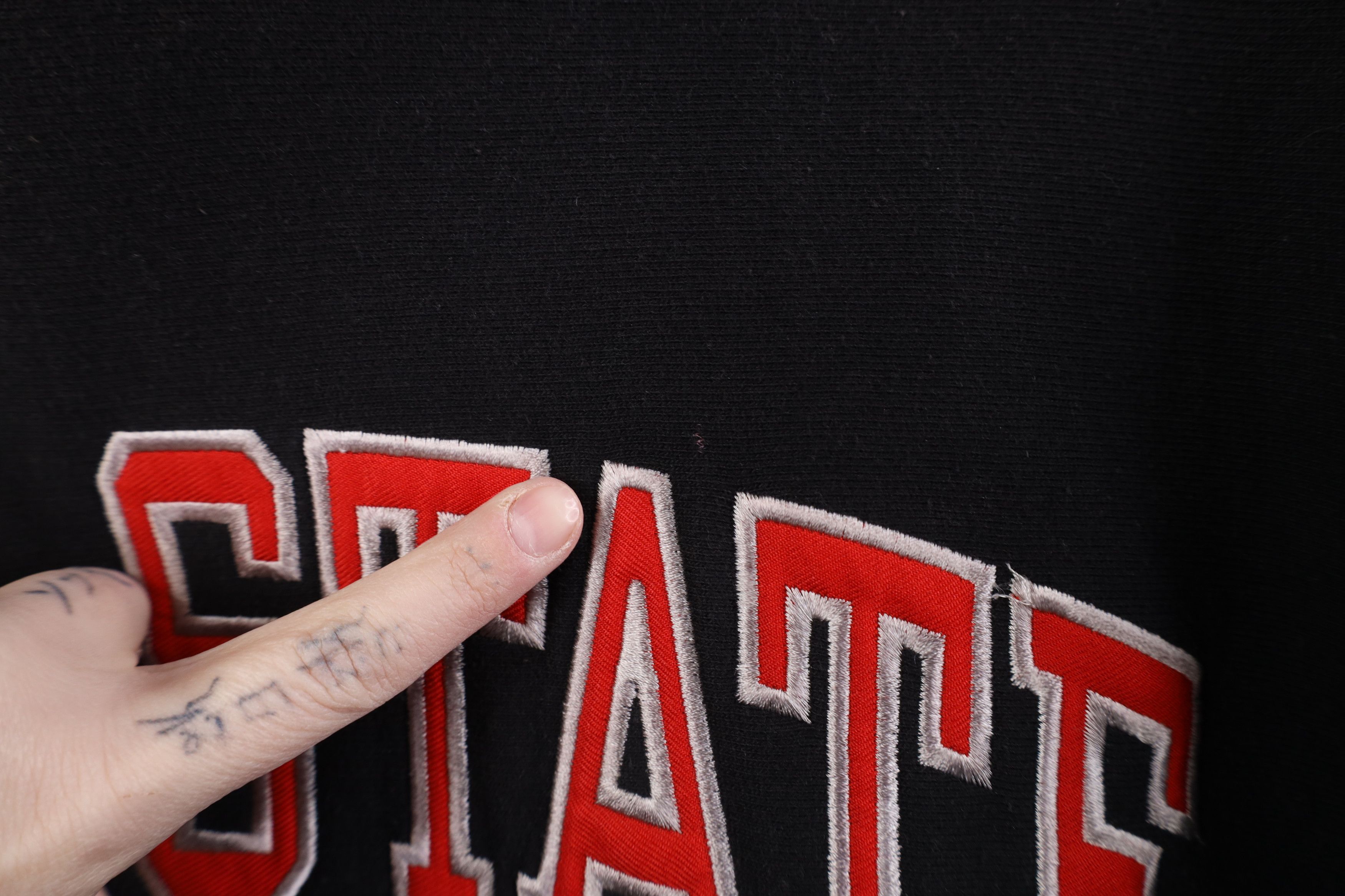 Vintage Vintage 90s Heavyweight Ohio State University Sweatshirt Size US XL / EU 56 / 4 - 5 Thumbnail
