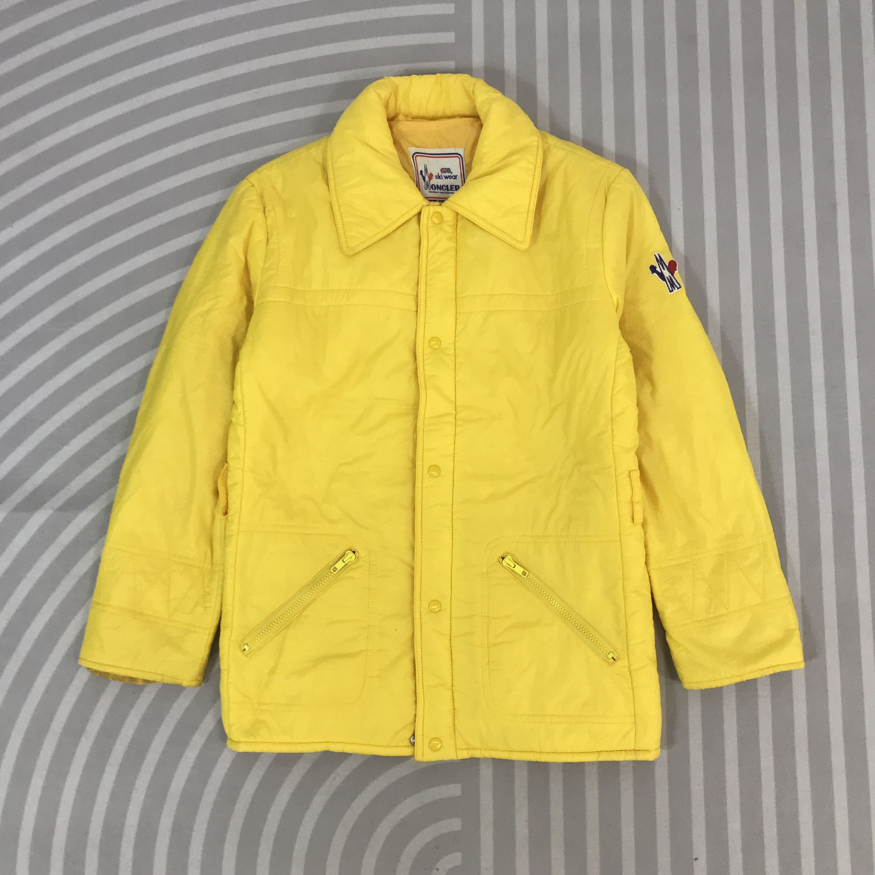 Moncler Vintage Moncler Ski wear yellow quilted Jacket Size US M / EU 48-50 / 2 - 1 Thumbnail