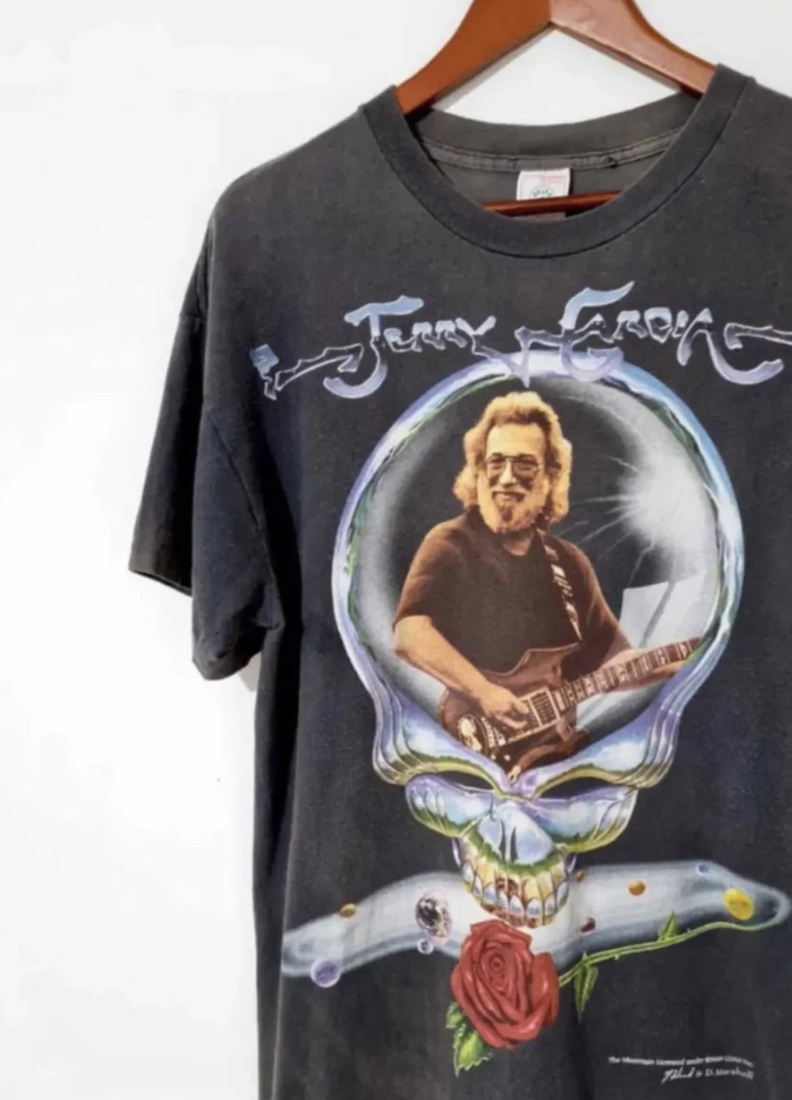 Grateful Dead Grateful dead jerry garcia vtg 1995 tshirt total fade L RARE Size US L / EU 52-54 / 3 - 2 Thumbnail
