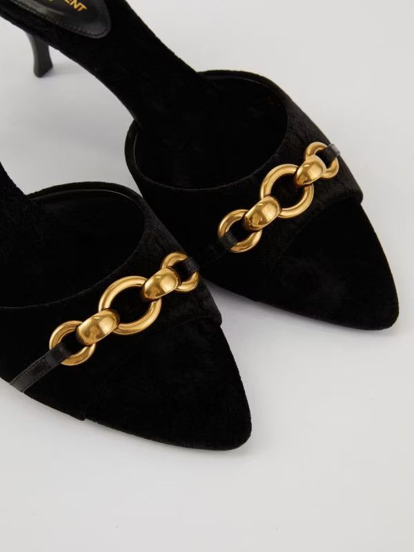 o1bcso1str1024 Le Maillon Mules in Black