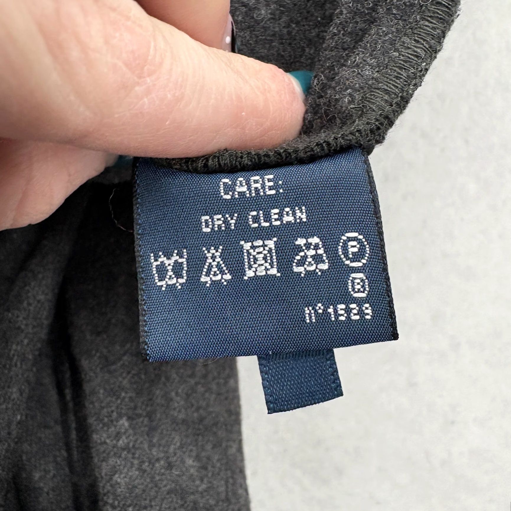 Ralph Lauren Ralph Lauren Wool Flannel Ankle Pants Womens 10 Gray Slim Tapered Button Hem NWT Size 32" / US 10 / IT 46 - 7 Thumbnail