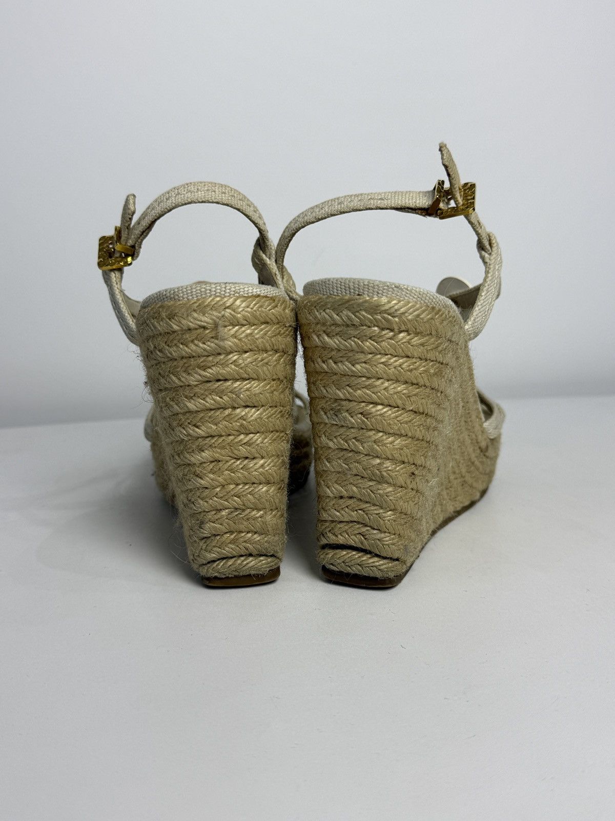 Louis Vuitton Louis Vuitton cream espadrille wedge sandals Size US 8 / IT 38 - 14 Thumbnail