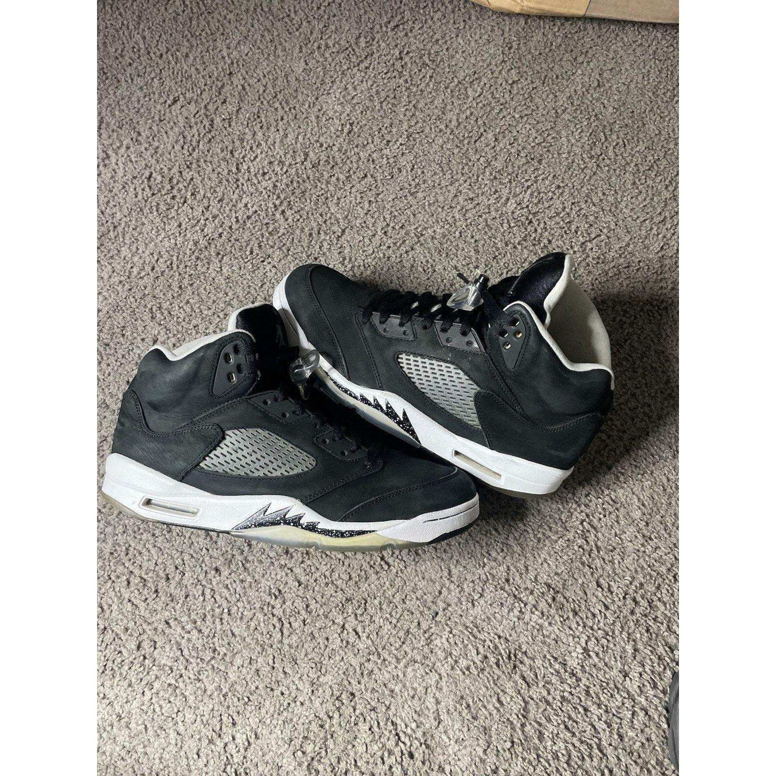 Jordan Brand Size 11.5- Men’s Nike Air Jordan 5 Retro Oreo Black 2013 Size US 11.5 / EU 44-45 - 2 Thumbnail