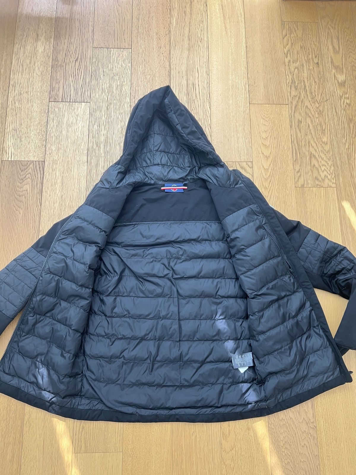 Fusalp Blue puffer gilet with zip pockets Size US S / EU 44-46 / 1 - 4 Thumbnail
