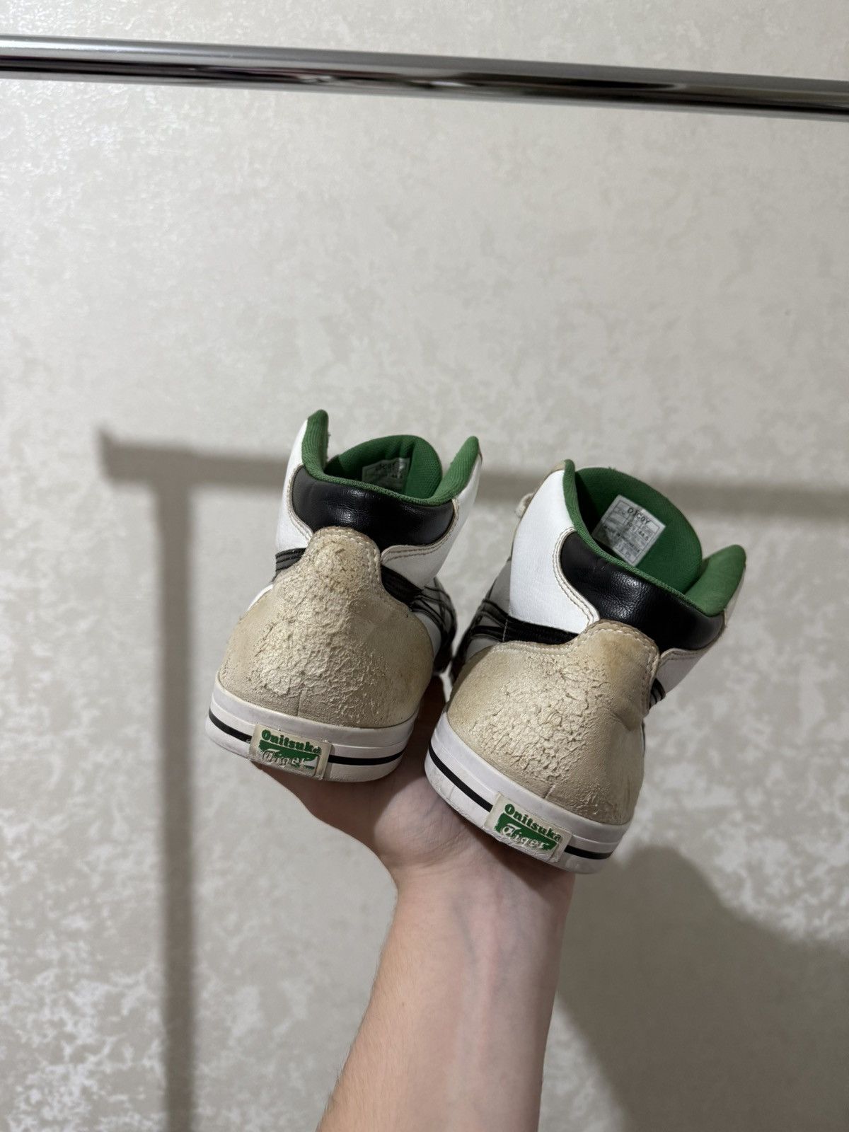 Asics ASICS ONITSUKA TIGER AARON MT HIGH-TOP SNEAKERS DISTRESSED Size US 10 / EU 43 - 12 Thumbnail
