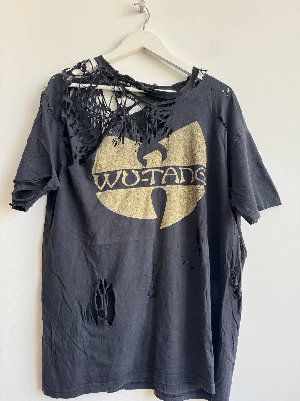 Vintage Vintage Distressed Faded Paperthin Wu Tang Tee Size US L / EU 52-54 / 3 - 5 Thumbnail