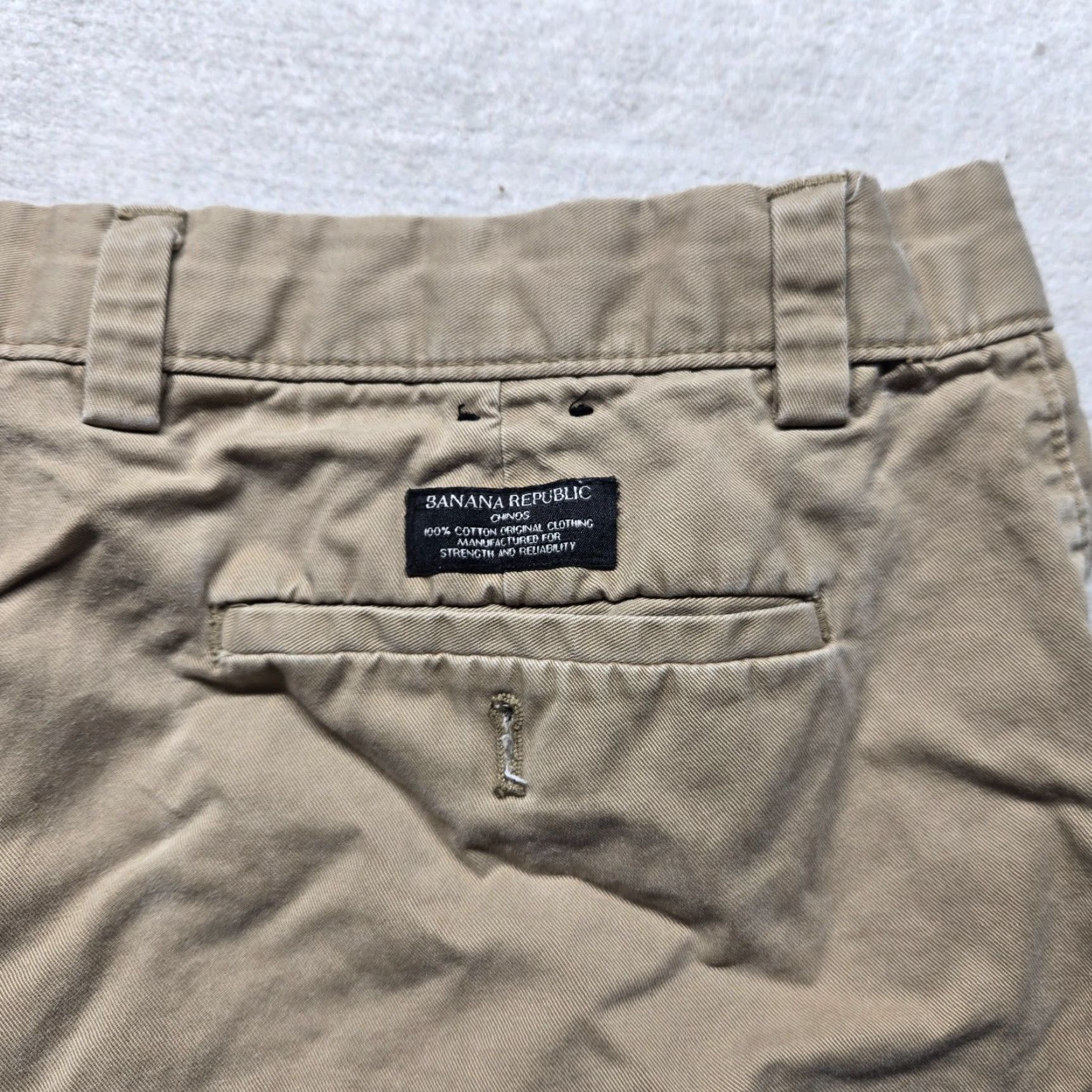 Banana Republic Banana Republic Shorts Chino Stretch Golf Beige Tan Adult Men's Size 33 Beige Chino Stretch Pockets Preppy 33 in Regular Men Size US 33 - 8 Thumbnail
