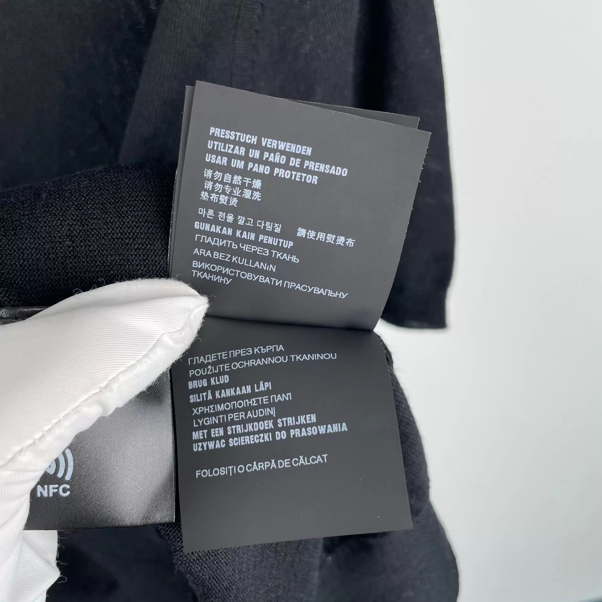 Prada Prada crewneck tee black 44 Size US S / EU 44-46 / 1 - 7 Thumbnail