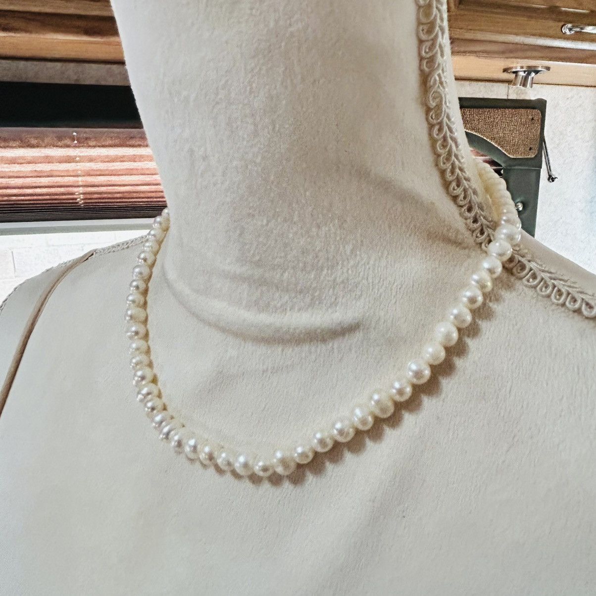 Handmade Handcrafted elegant classy white genuine pearl necklace Size ONE SIZE - 3 Thumbnail