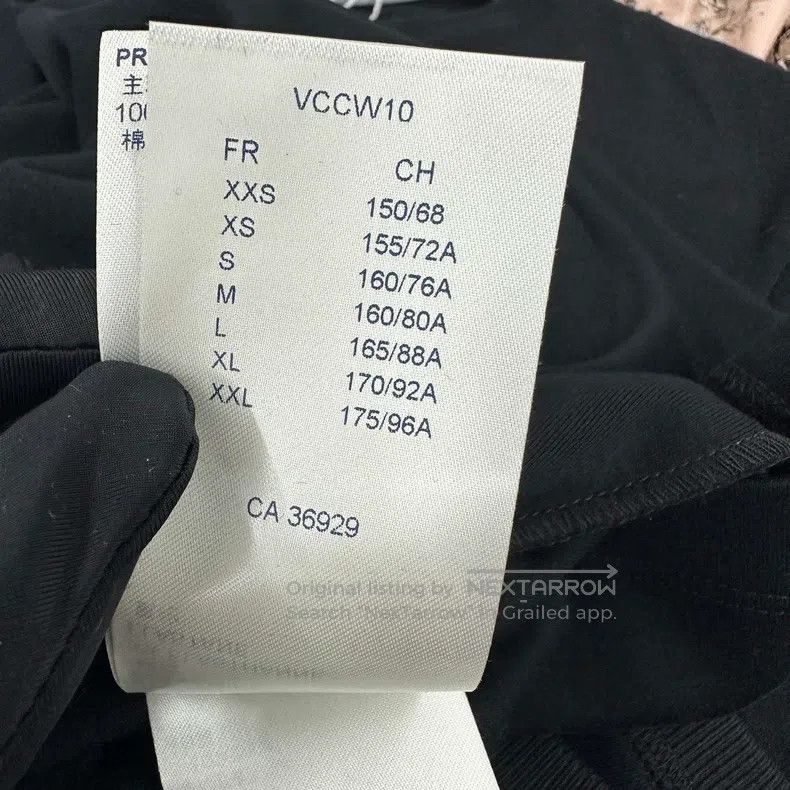 Louis Vuitton Louis Vuitton Full logo printed short sleeves Size US XS / EU 42 / 0 - 9 Thumbnail