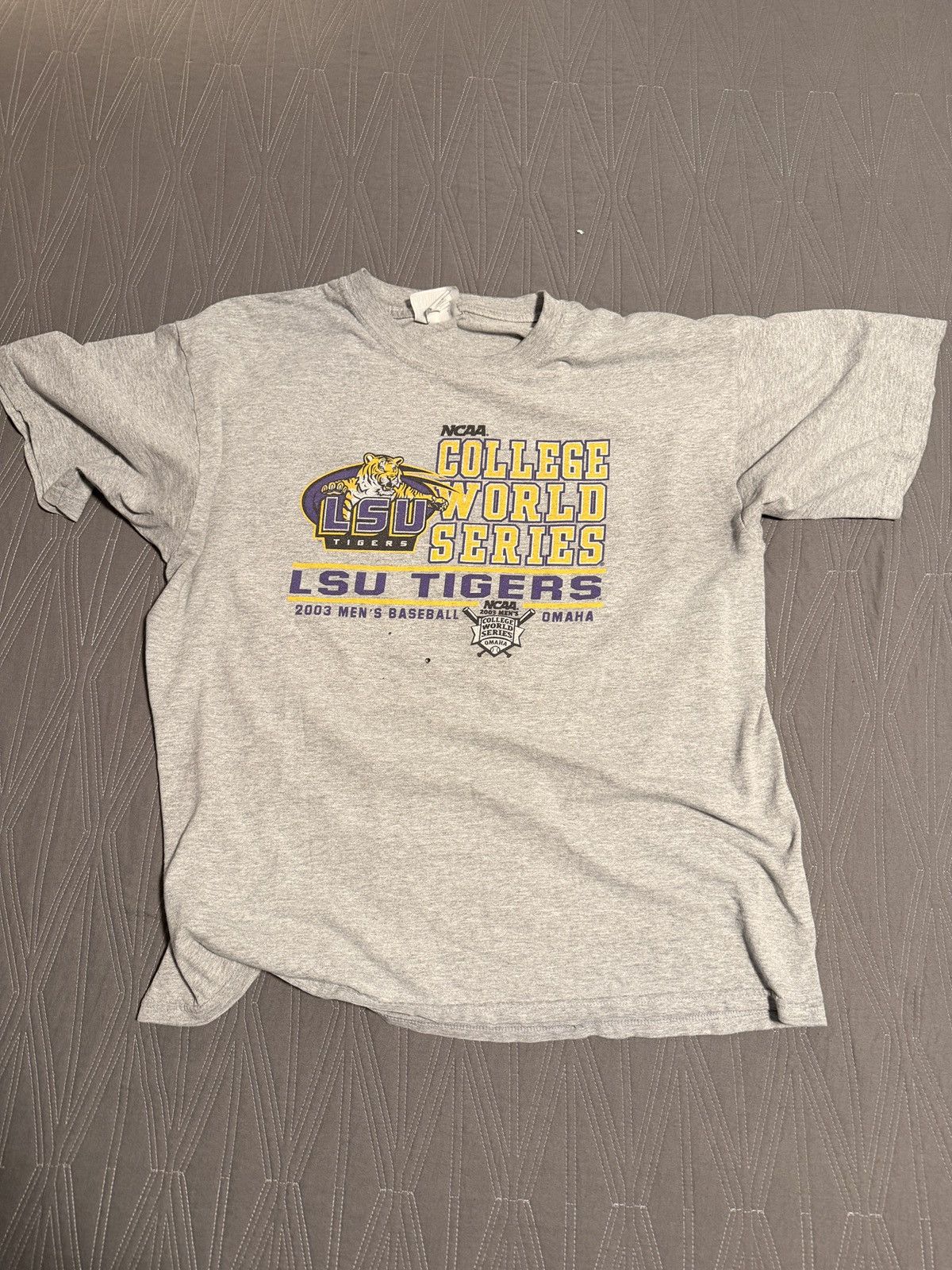 Other 2003 LSU Tigers World Series t-shirt Size US XL / EU 56 / 4 - 1 Thumbnail