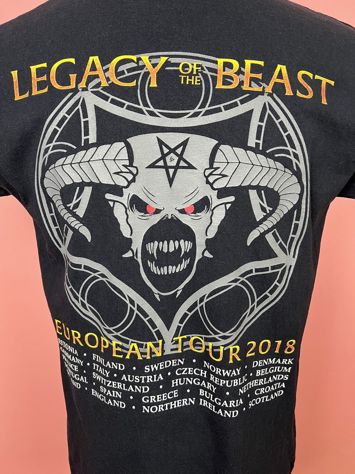 Band Tees × Iron Maiden iron Maiden 2010 rock tee shirt music printed tour Size US M / EU 48-50 / 2 - 3 Thumbnail