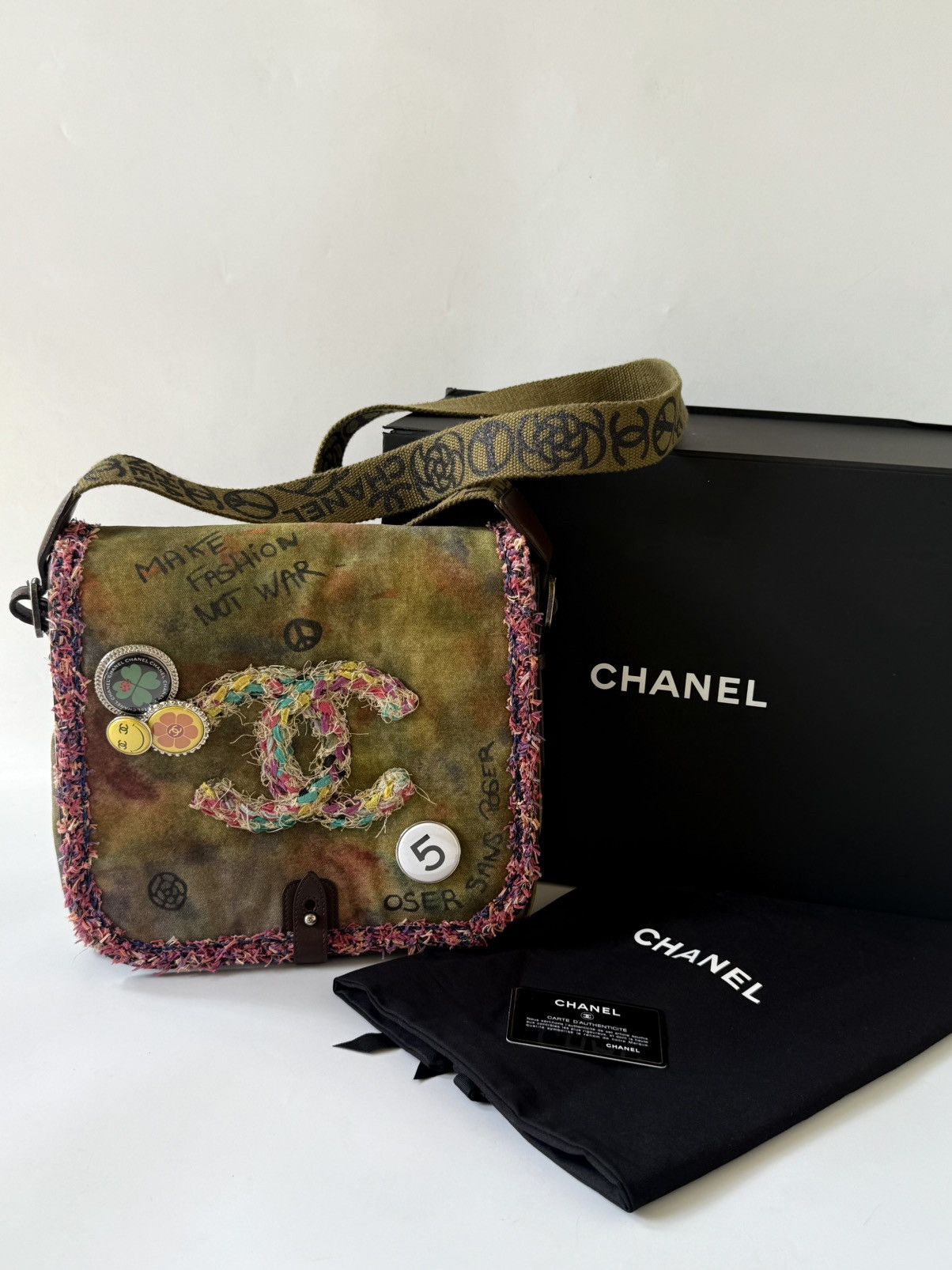 Chanel Chanel "On the Pavements" Graffiti Messenger Bag Size ONE SIZE - 2 Thumbnail