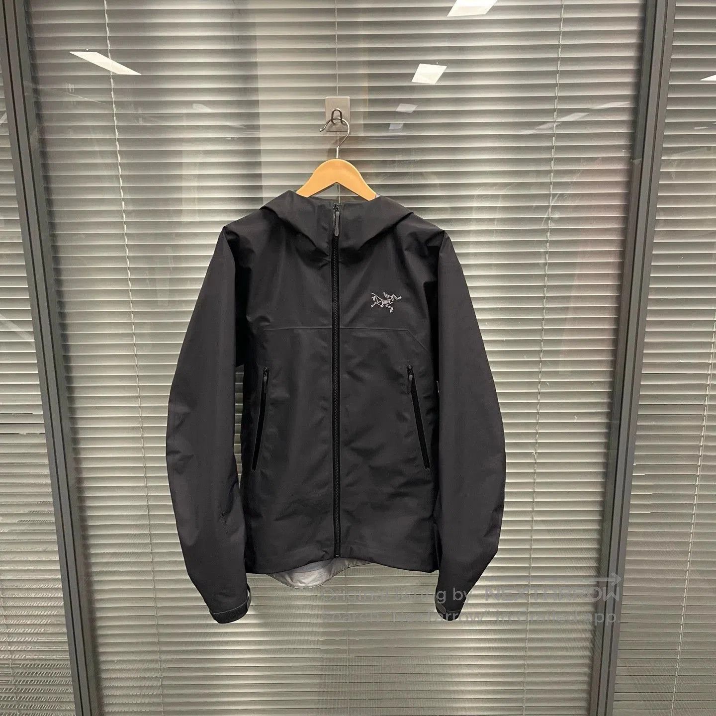 Arc'teryx Black Hooded Zip-Up Jacket Size S. Size US S / EU 44-46 / 1 - 1 Thumbnail