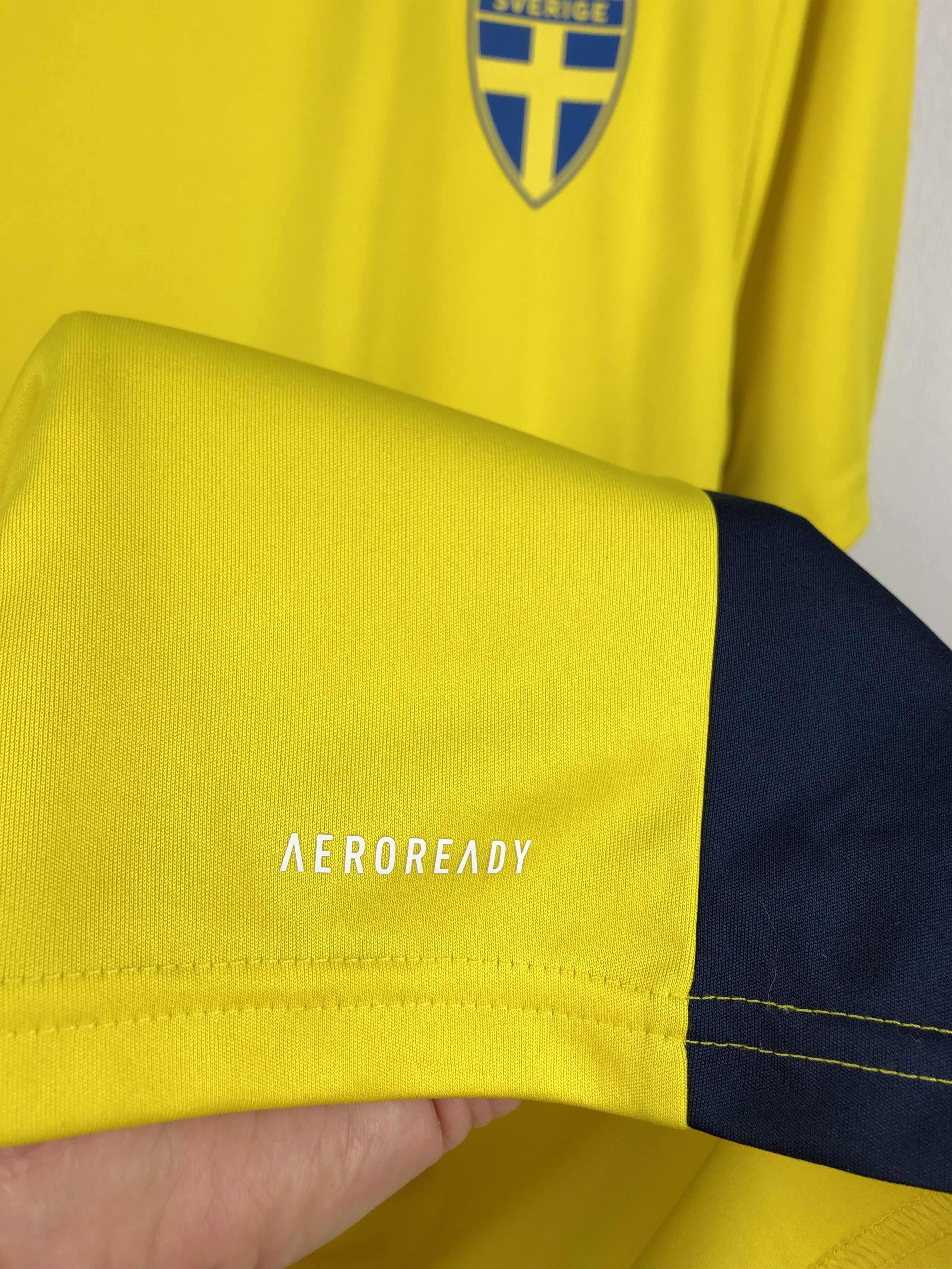 Adidas Sweden Home football shirt 2021 Football Adidas Jersey Size US L / EU 52-54 / 3 - 7 Thumbnail